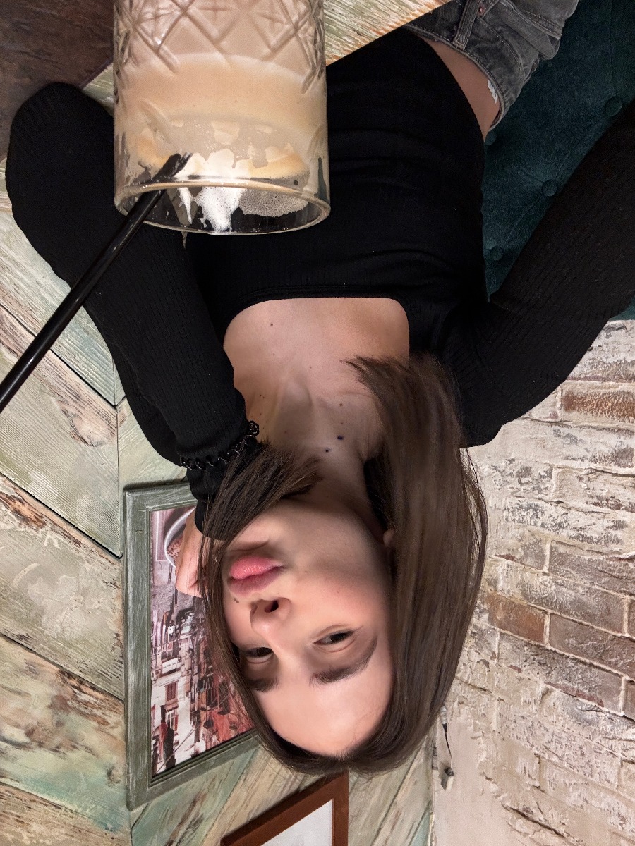 Fresh photos, fresh mood — Tina online in Buenos Aires